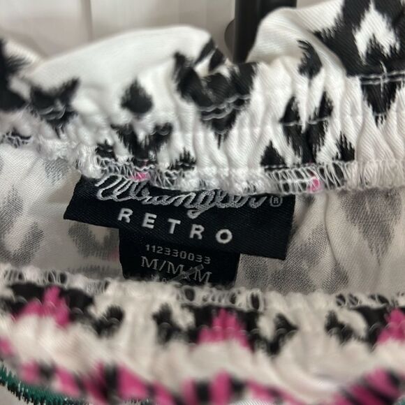 Wrangler Women’s Off The Shoulder  Top - M - NWT - Picture 3 of 6